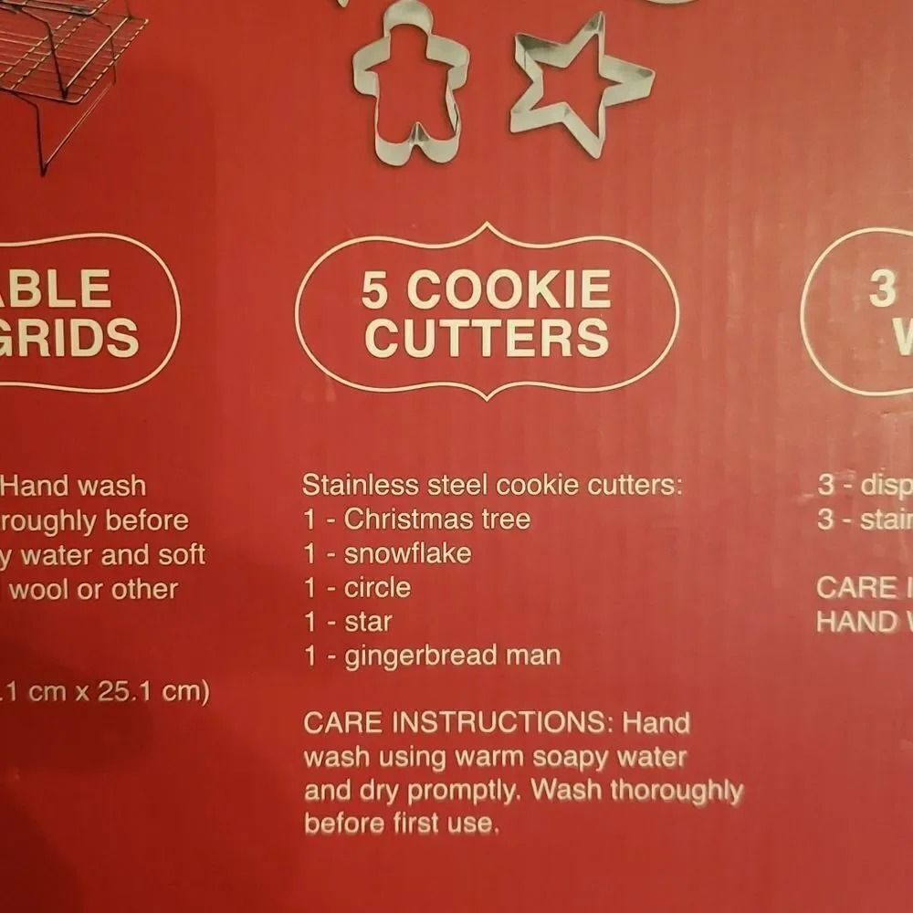 New in Box 16 Piece Baking Set